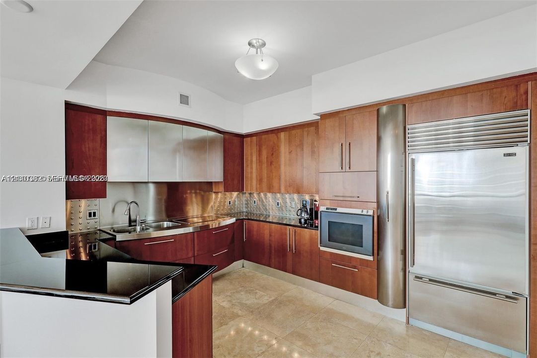 В аренду: $6,500 (2 спален, 2 ванн, 1276 Квадратных фут)