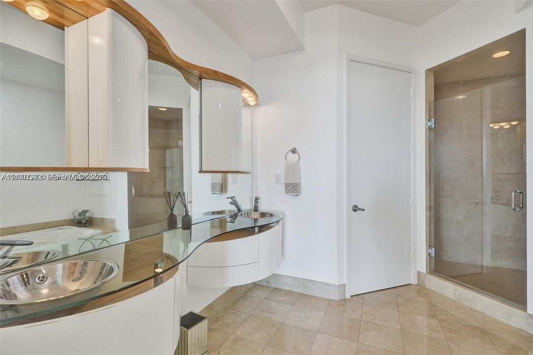 В аренду: $6,500 (2 спален, 2 ванн, 1276 Квадратных фут)