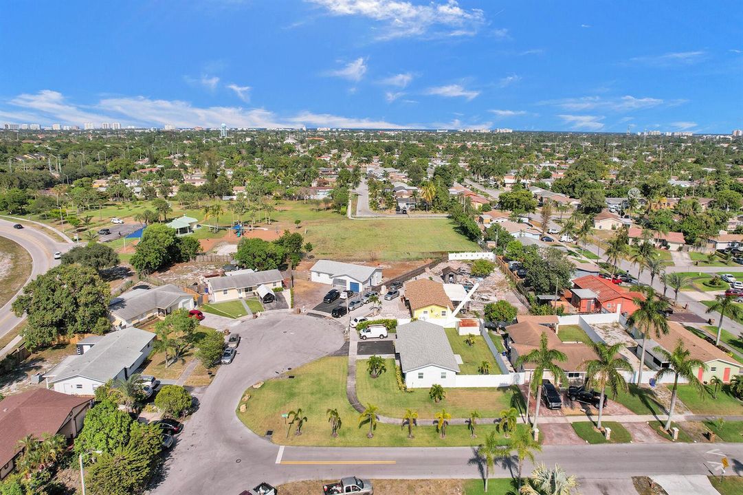 32 - neighborhood view