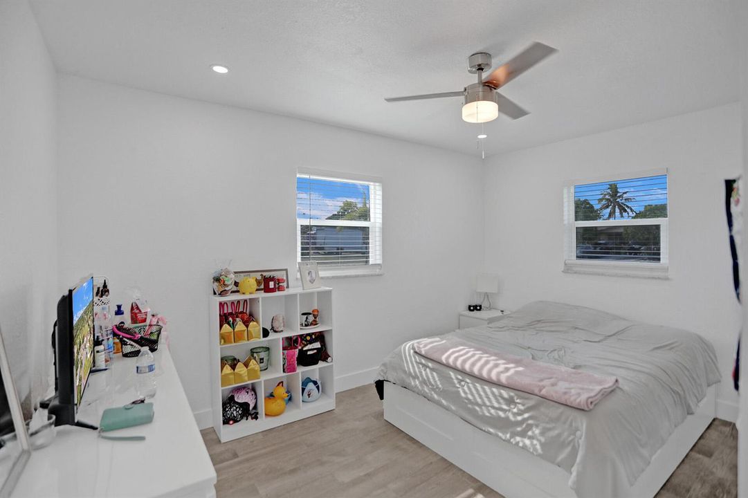 25 - bedroom 2