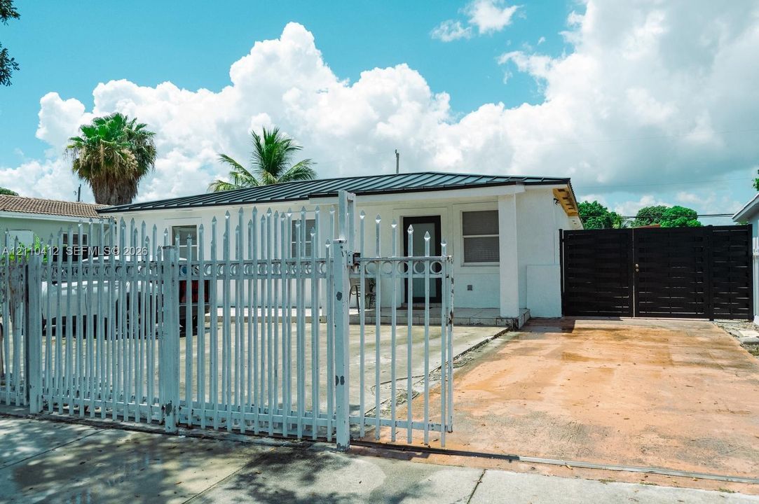 En Venta: $630,000 (3 camas, 2 baños, 1176 Pies cuadrados)
