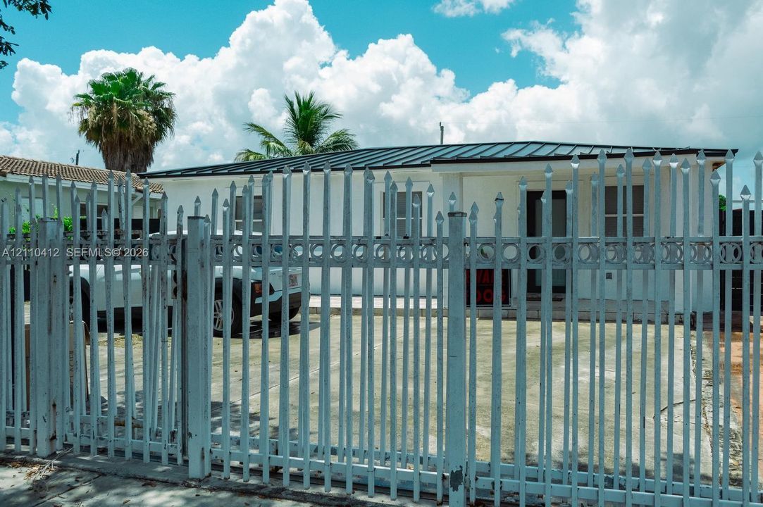 En Venta: $630,000 (3 camas, 2 baños, 1176 Pies cuadrados)