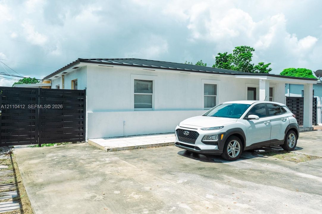 En Venta: $630,000 (3 camas, 2 baños, 1176 Pies cuadrados)