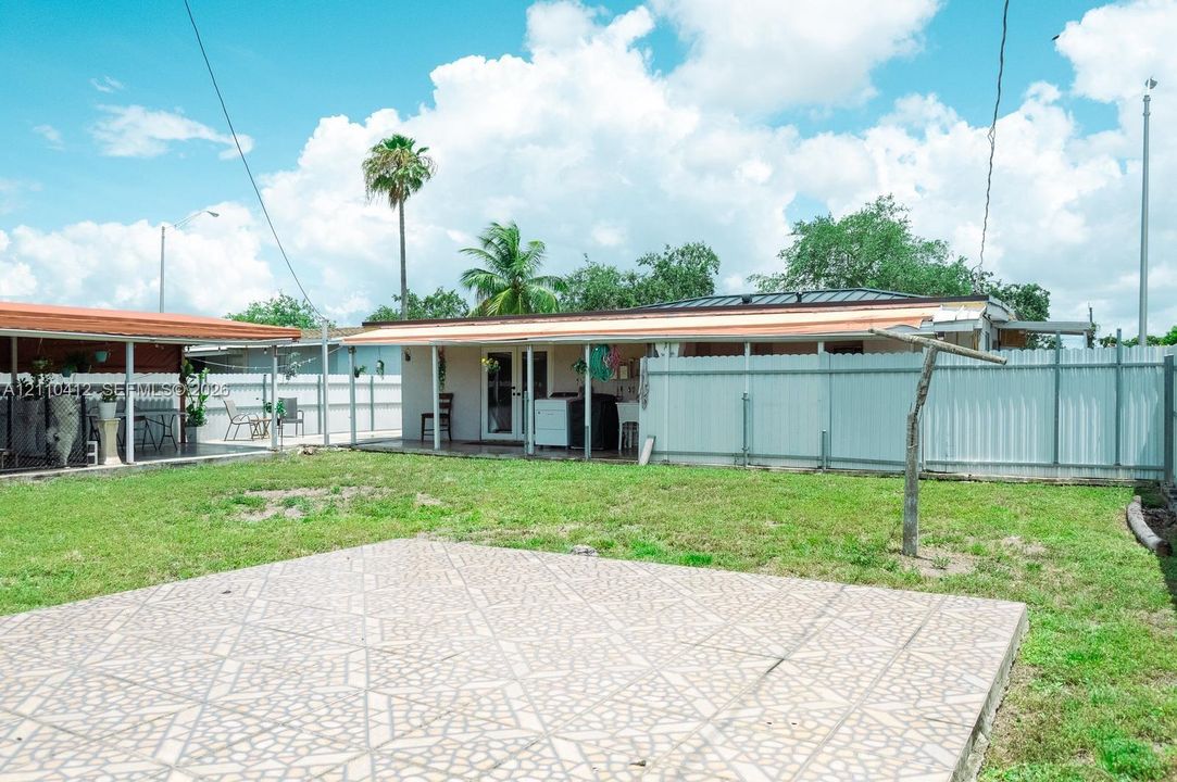 En Venta: $630,000 (3 camas, 2 baños, 1176 Pies cuadrados)