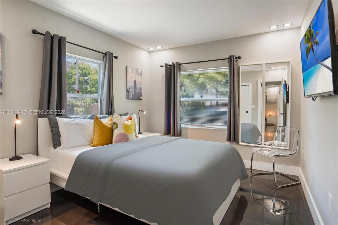 For Rent: $3,495 (3 beds, 2 baths, 1450 Square Feet)