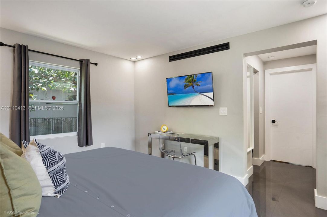 For Rent: $3,495 (3 beds, 2 baths, 1450 Square Feet)
