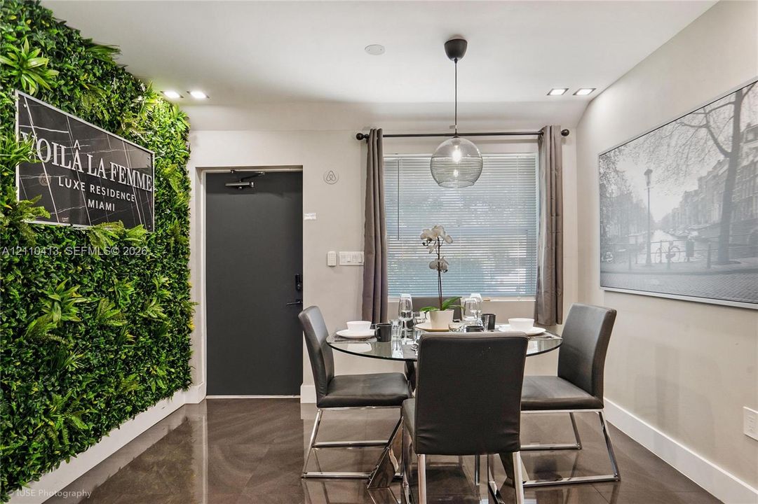 For Rent: $3,495 (3 beds, 2 baths, 1450 Square Feet)