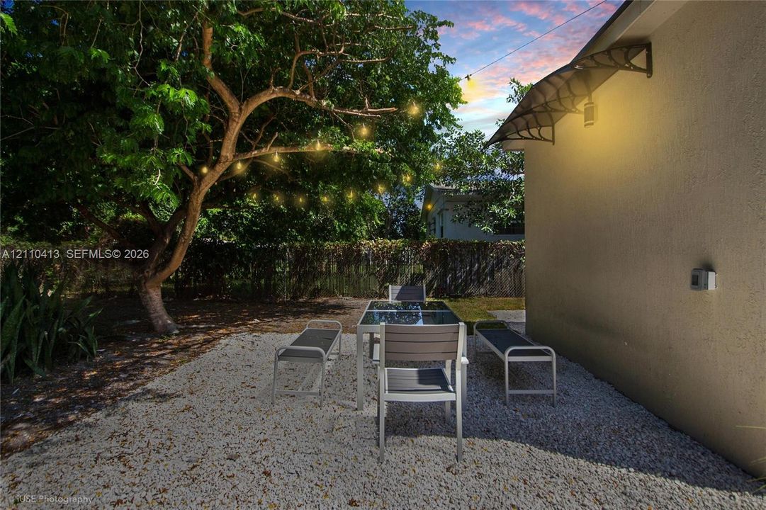 For Rent: $3,495 (3 beds, 2 baths, 1450 Square Feet)