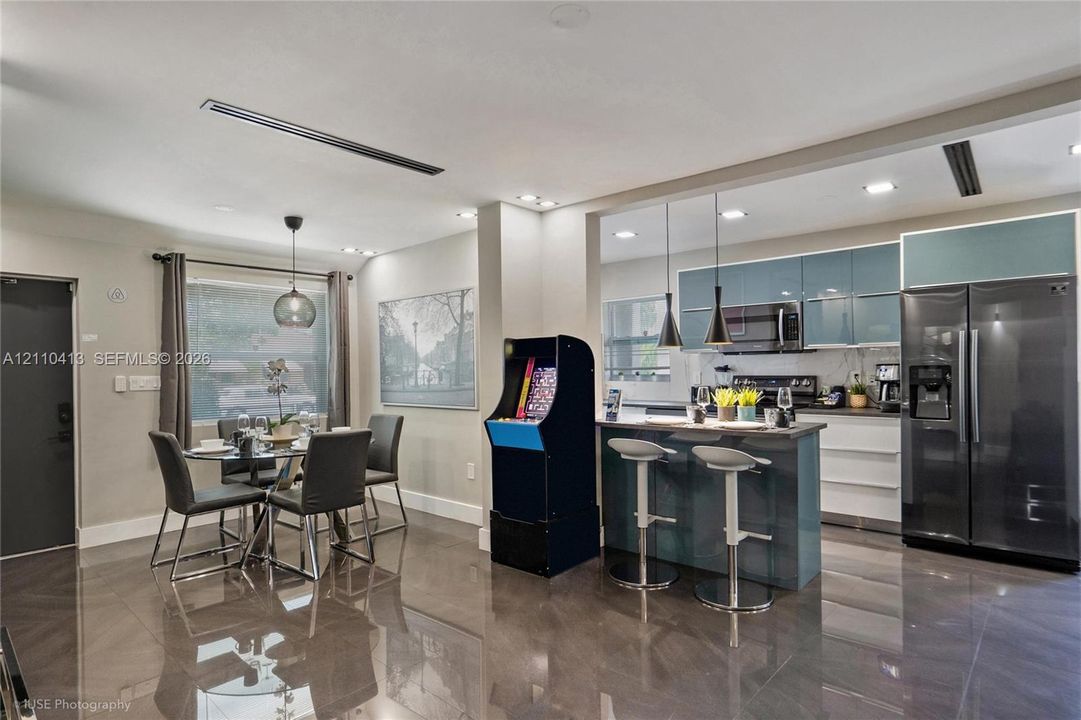 For Rent: $3,495 (3 beds, 2 baths, 1450 Square Feet)