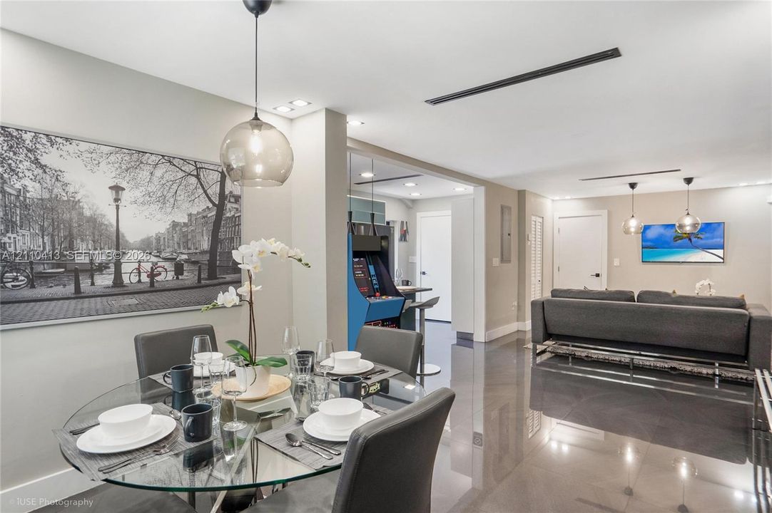 For Rent: $3,495 (3 beds, 2 baths, 1450 Square Feet)