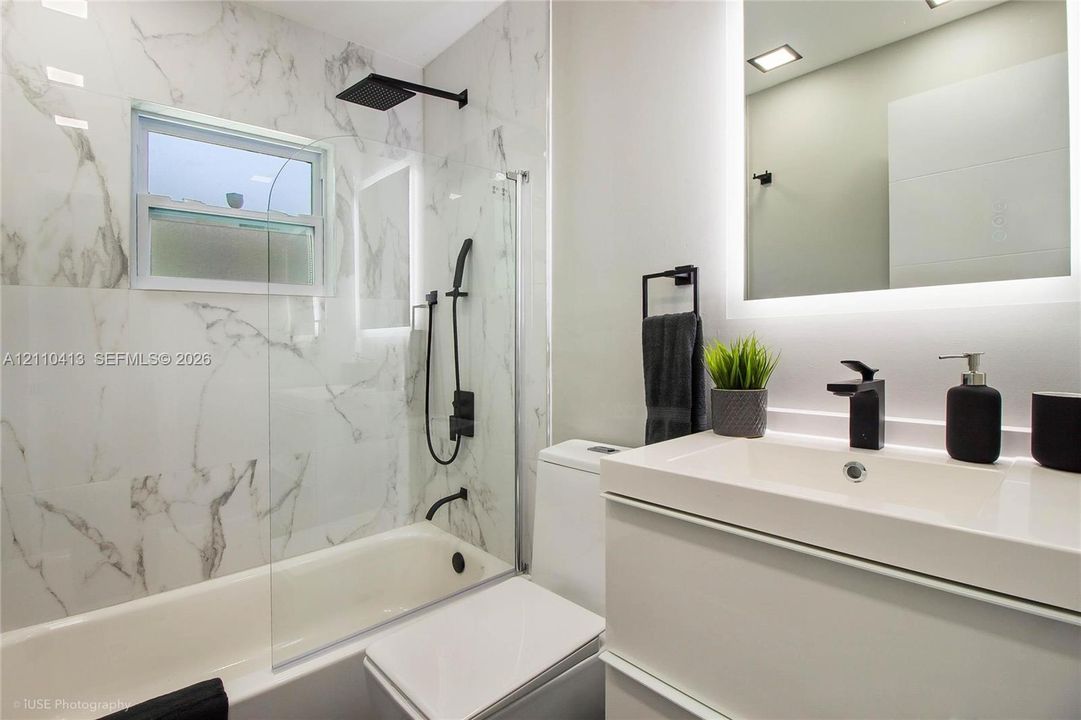 For Rent: $3,495 (3 beds, 2 baths, 1450 Square Feet)