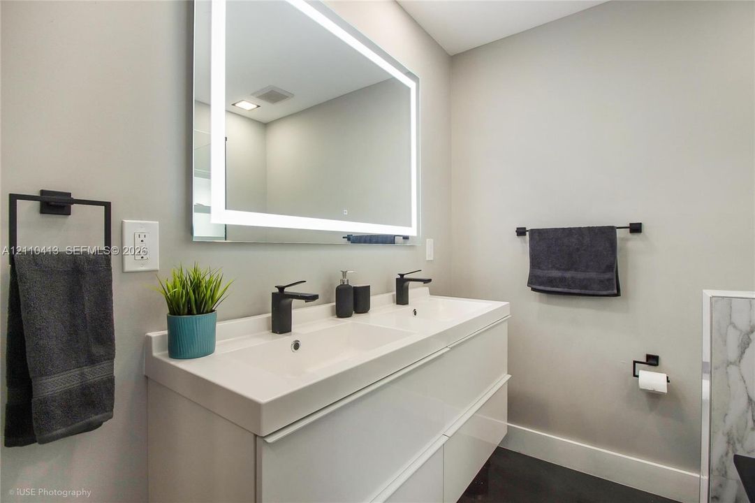 For Rent: $3,495 (3 beds, 2 baths, 1450 Square Feet)