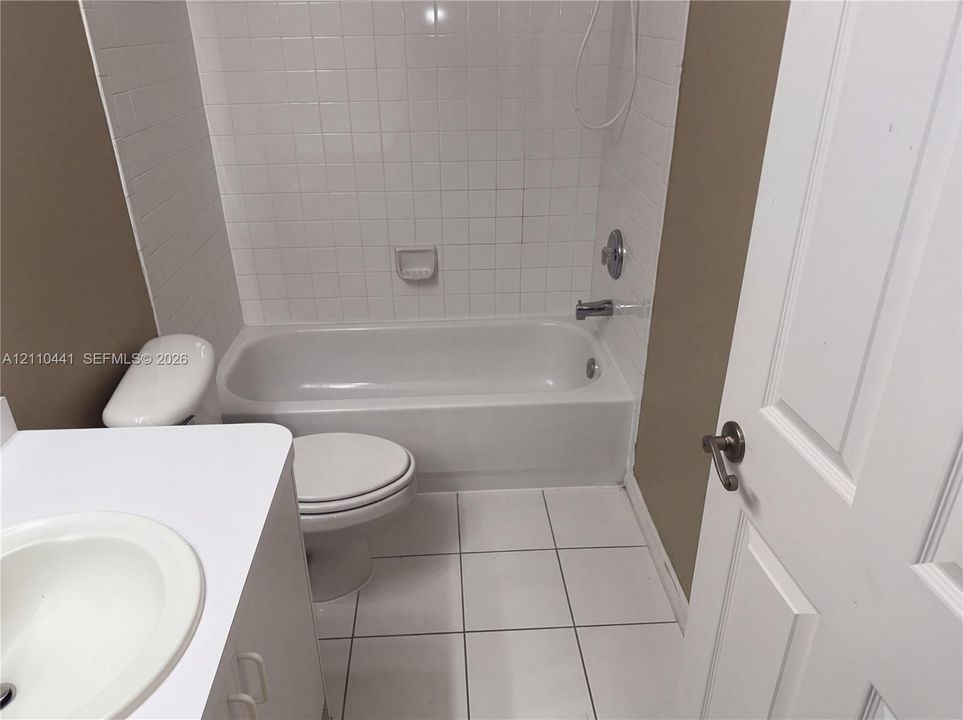 En Venta: $195,000 (3 camas, 3 baños, 1560 Pies cuadrados)