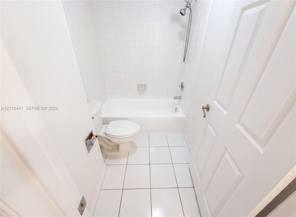 En Venta: $195,000 (3 camas, 3 baños, 1560 Pies cuadrados)