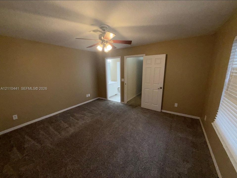 En Venta: $195,000 (3 camas, 3 baños, 1560 Pies cuadrados)
