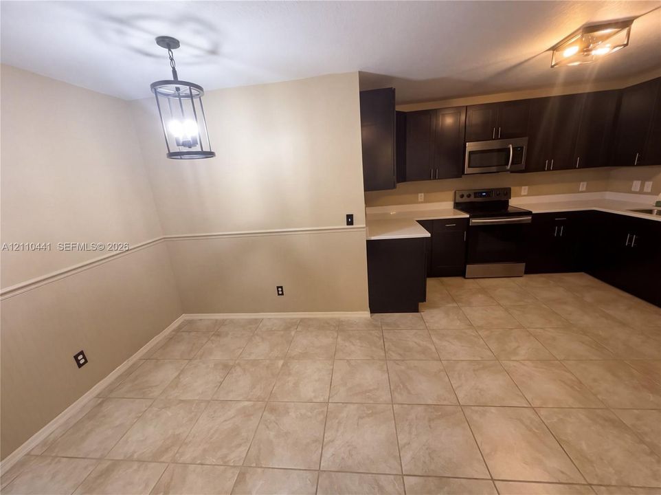 En Venta: $195,000 (3 camas, 3 baños, 1560 Pies cuadrados)