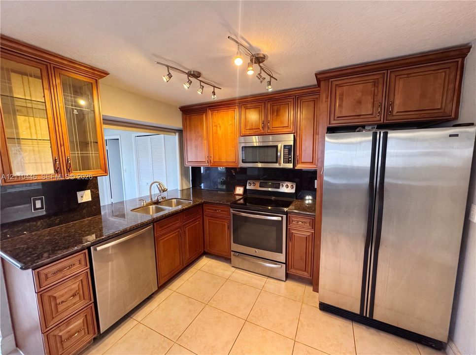 En Venta: $510,000 (4 camas, 2 baños, 1794 Pies cuadrados)