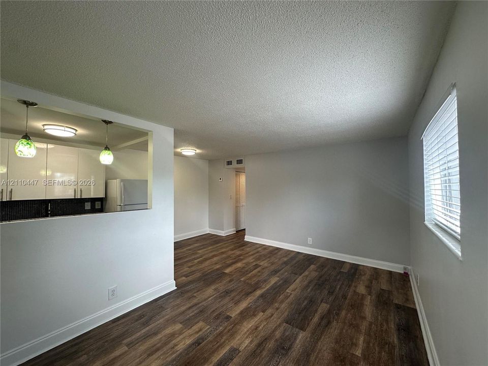 For Rent: $1,625 (1 beds, 1 baths, 750 Square Feet)