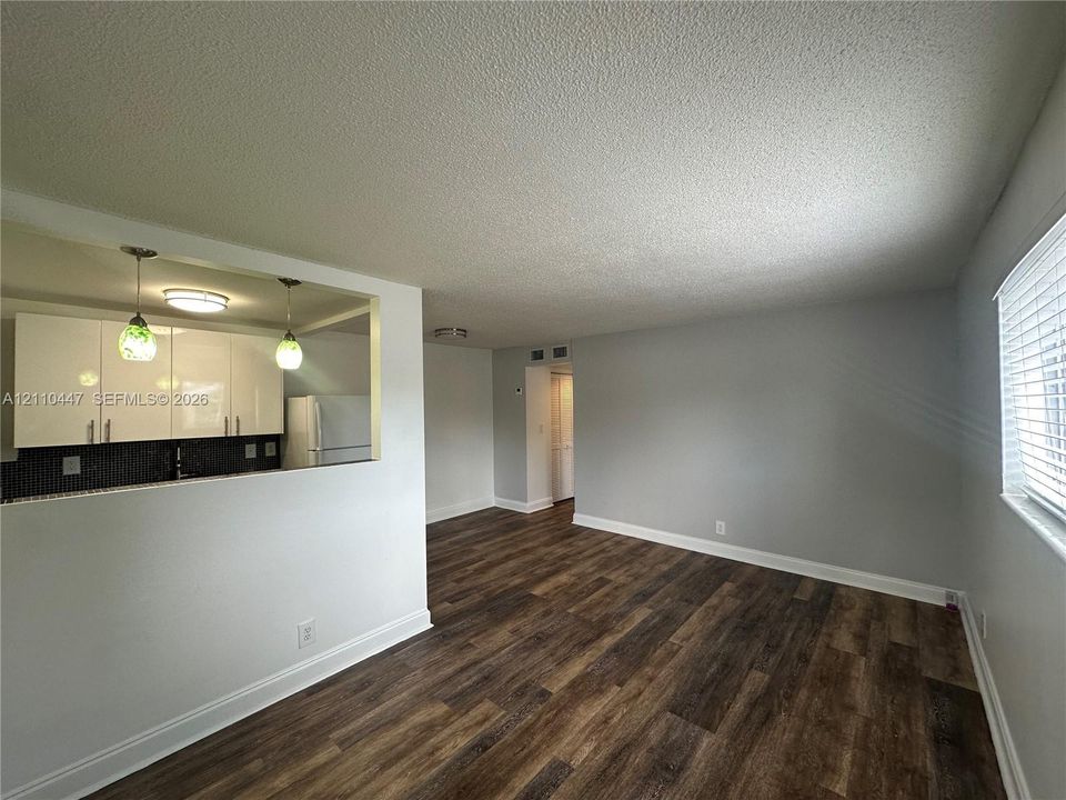 For Rent: $1,625 (1 beds, 1 baths, 750 Square Feet)