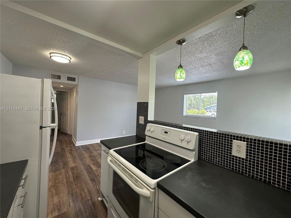 For Rent: $1,625 (1 beds, 1 baths, 750 Square Feet)