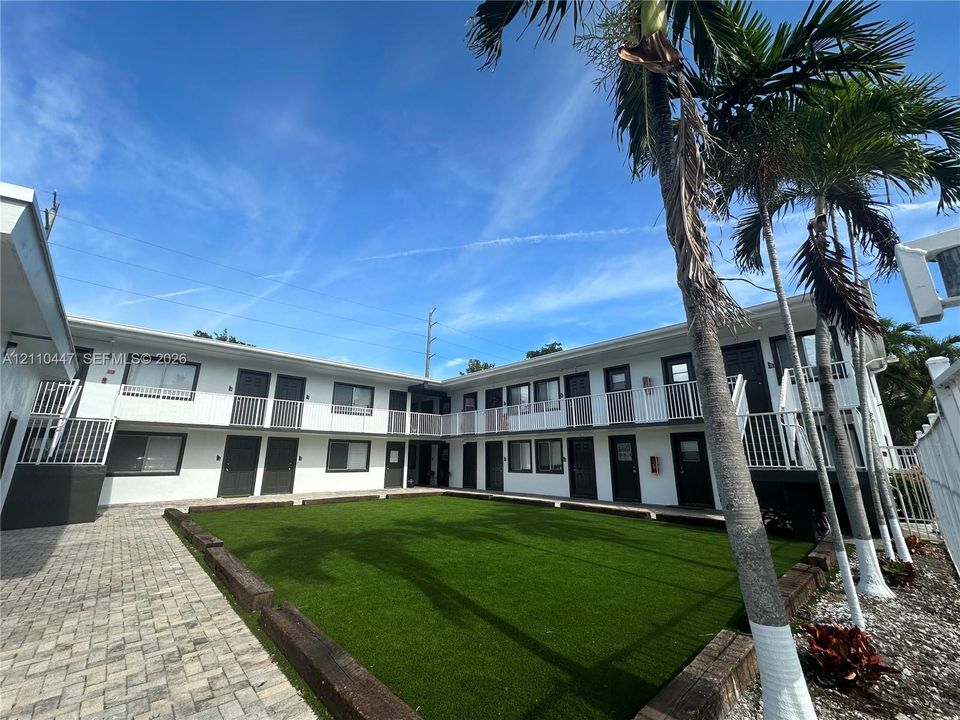 For Rent: $1,625 (1 beds, 1 baths, 750 Square Feet)