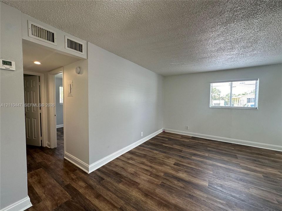 For Rent: $1,625 (1 beds, 1 baths, 750 Square Feet)