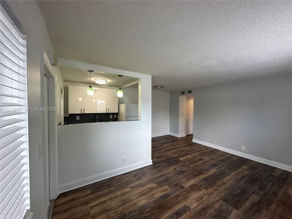 For Rent: $1,625 (1 beds, 1 baths, 750 Square Feet)