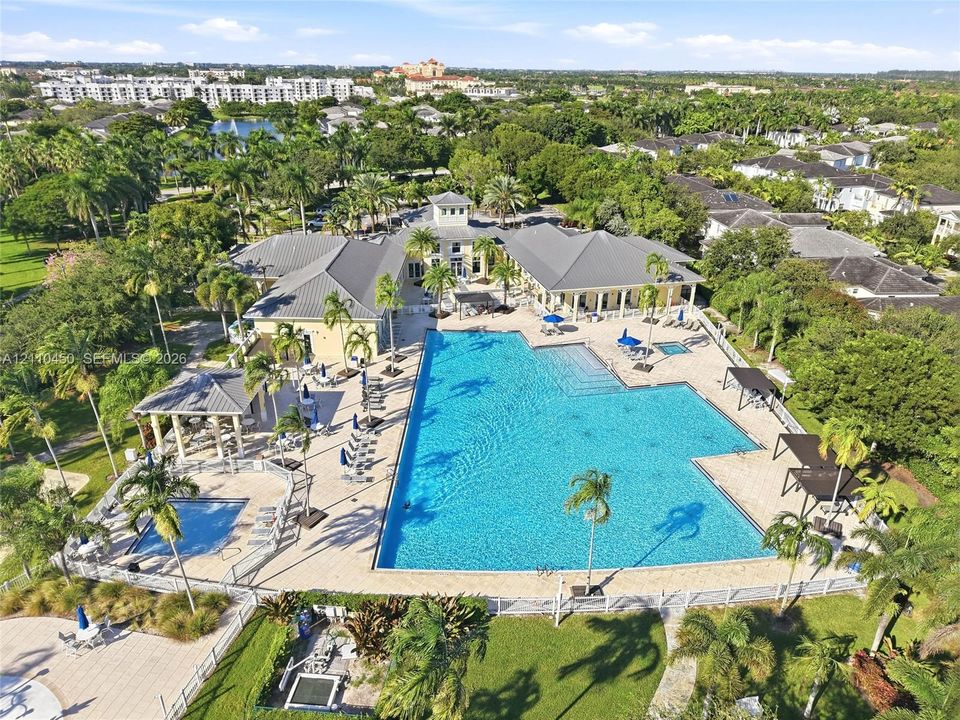 На продажу: $469,000 (4 спален, 2 ванн, 1762 Квадратных фут)