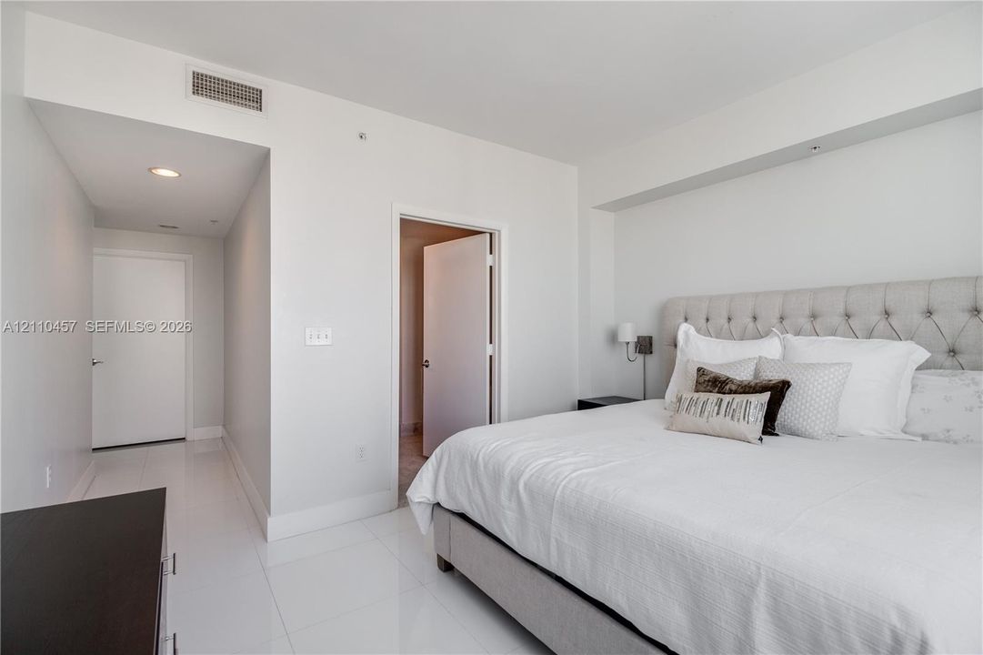 В аренду: $3,500 (2 спален, 2 ванн, 1203 Квадратных фут)