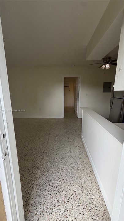 В аренду: $1,800 (1 спален, 1 ванн, 2328 Квадратных фут)
