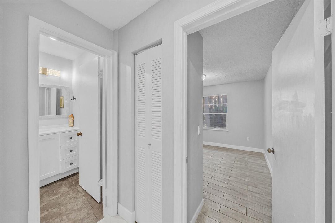 11 Guest Bedroom (1)