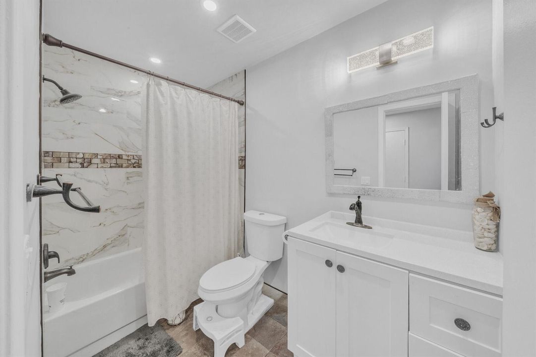 12 Guest bathroom (2)