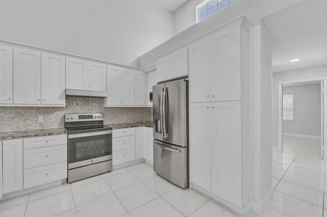 9 Kitchen (2)