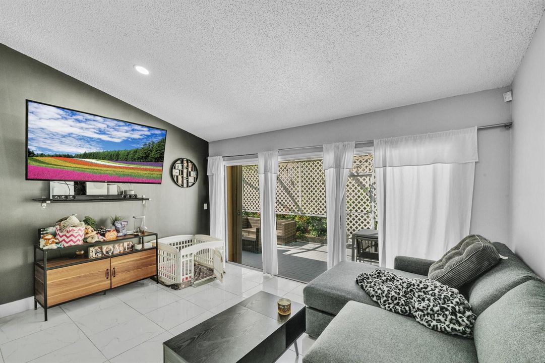6 Living Area