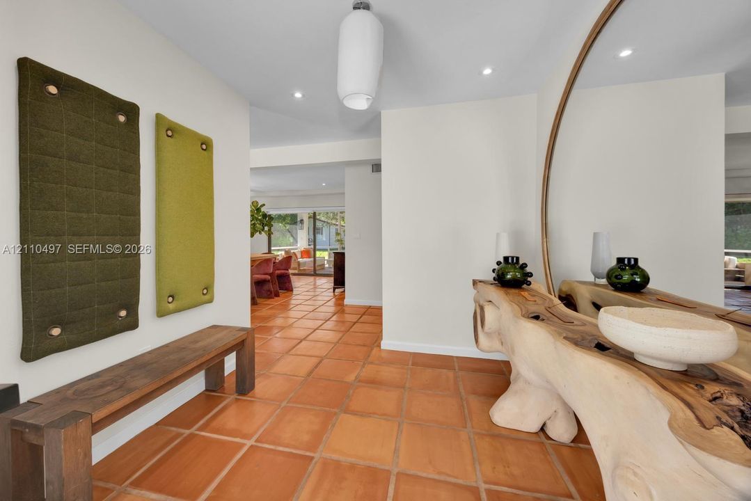 На продажу: $1,275,000 (4 спален, 3 ванн, 2101 Квадратных фут)