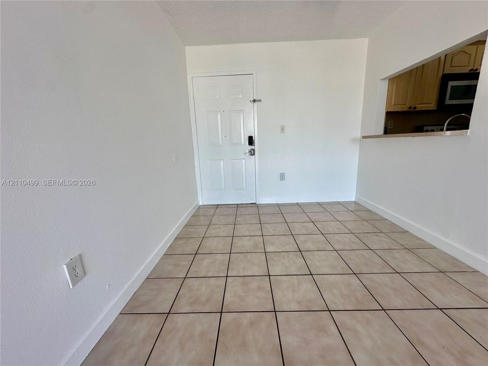 For Rent: $2,300 (2 beds, 2 baths, 870 Square Feet)