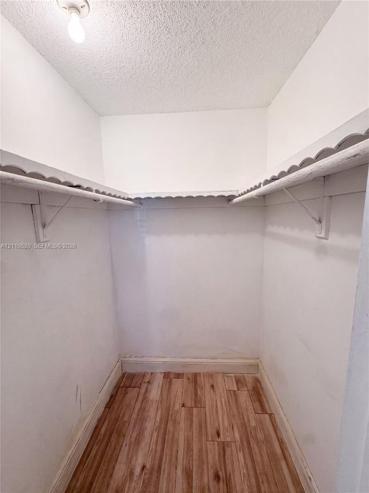 For Rent: $3,800 (4 beds, 2 baths, 1794 Square Feet)