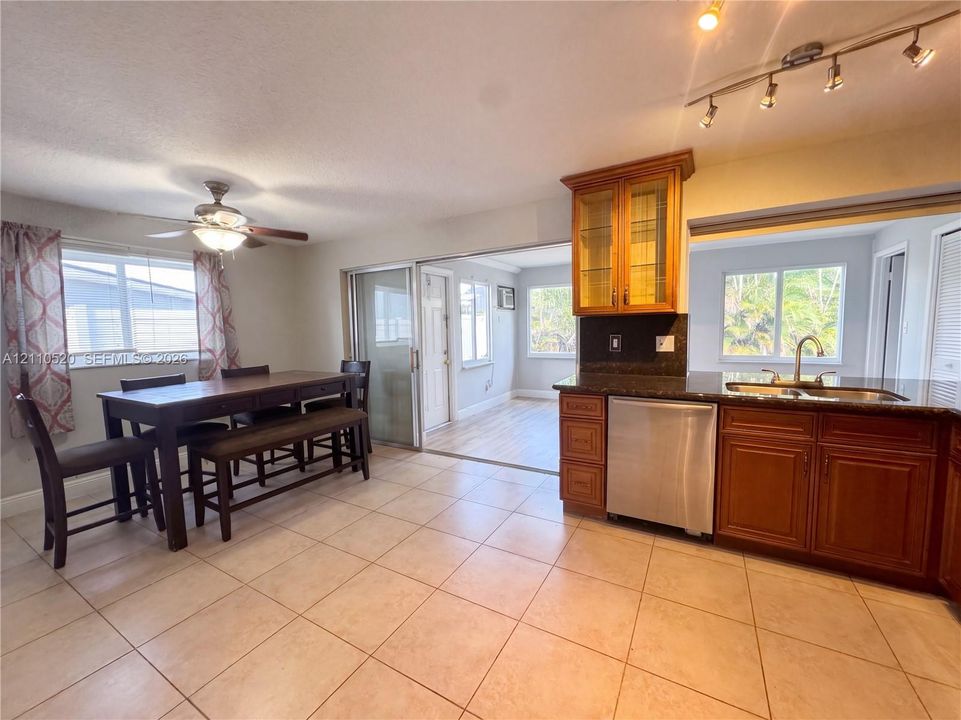 For Rent: $3,800 (4 beds, 2 baths, 1794 Square Feet)
