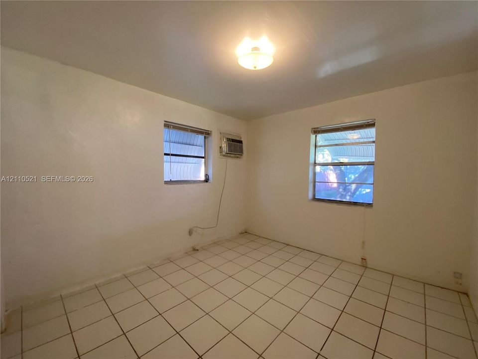 En Renta: $1,400 (1 camas, 1 baños, 2750 Pies cuadrados)