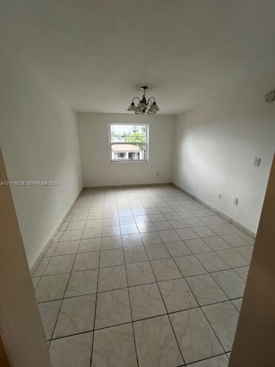 MASTER BEDROOM TILED