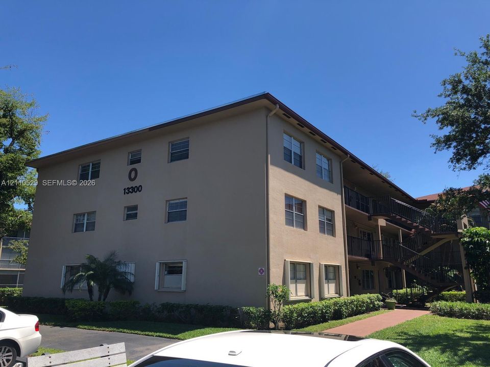 For Rent: $1,900 (2 beds, 2 baths, 1166 Square Feet)