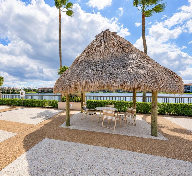 For Rent: $2,200 (2 beds, 2 baths, 1352 Square Feet)