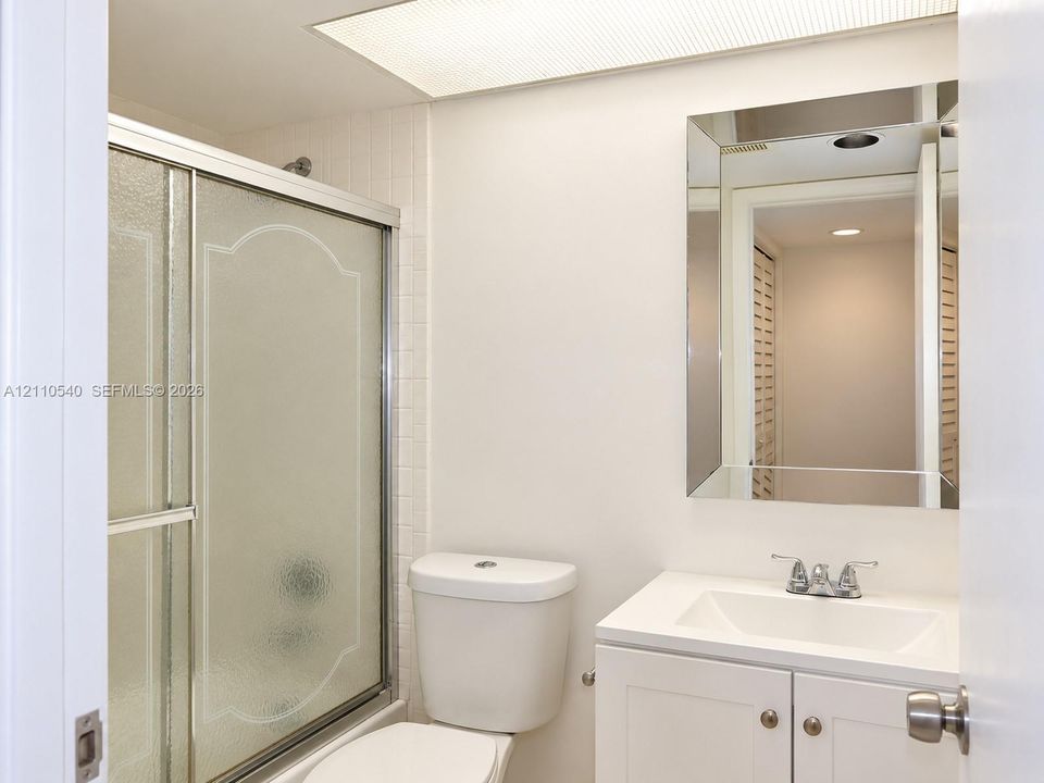 For Rent: $2,200 (2 beds, 2 baths, 1352 Square Feet)