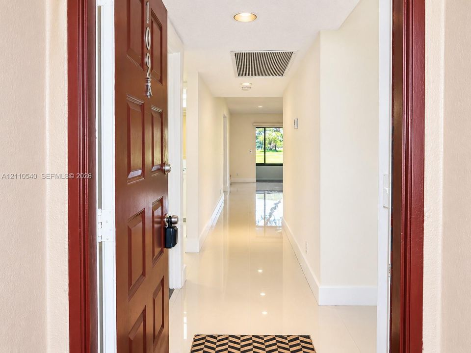 For Rent: $2,200 (2 beds, 2 baths, 1352 Square Feet)