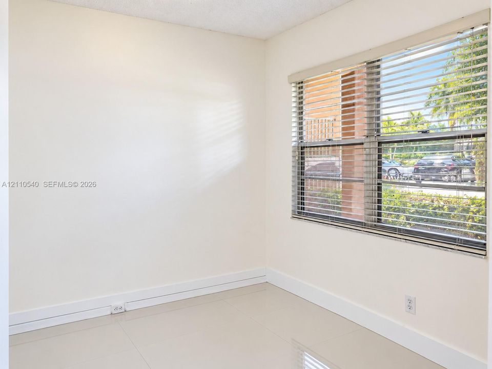 For Rent: $2,200 (2 beds, 2 baths, 1352 Square Feet)