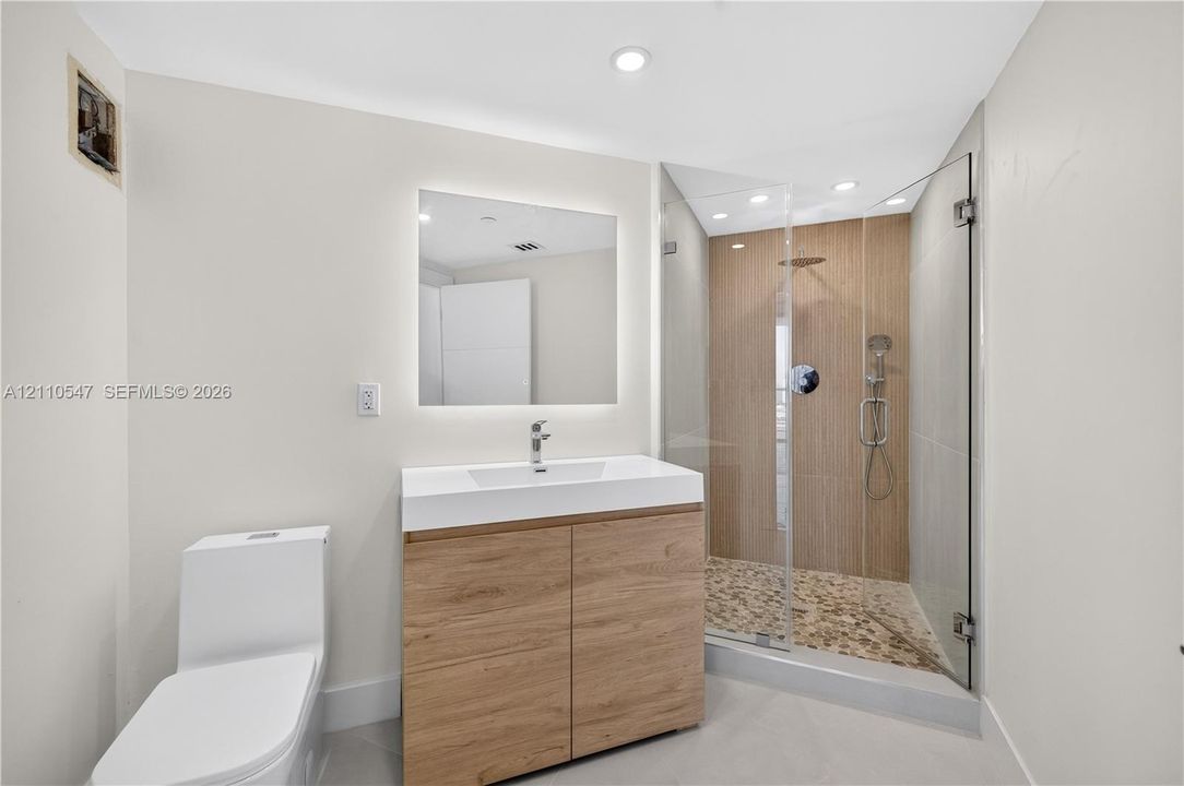 For Rent: $12,500 (3 beds, 4 baths, 2470 Square Feet)