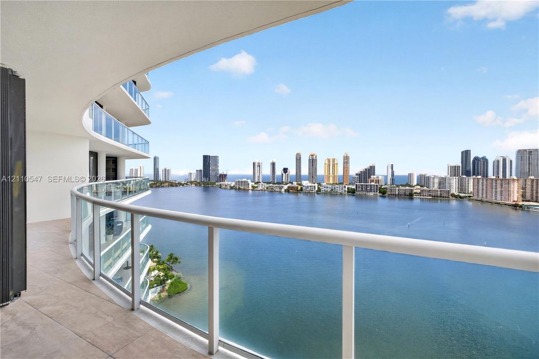 For Rent: $12,500 (3 beds, 4 baths, 2470 Square Feet)