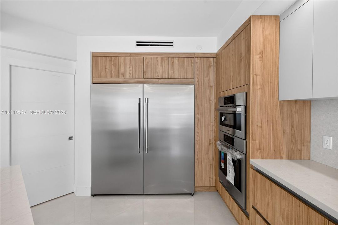 For Rent: $12,500 (3 beds, 4 baths, 2470 Square Feet)