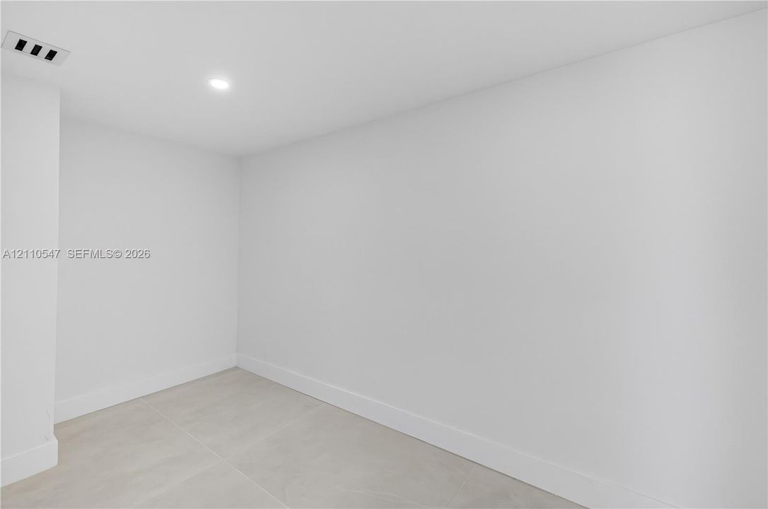 For Rent: $12,500 (3 beds, 4 baths, 2470 Square Feet)