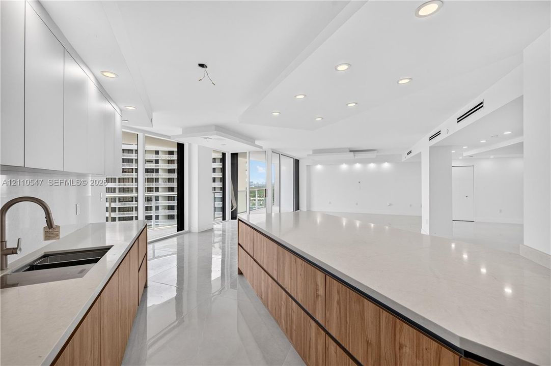 For Rent: $12,500 (3 beds, 4 baths, 2470 Square Feet)